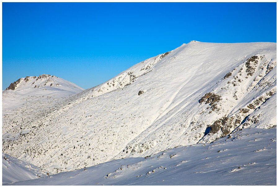 Връх Мустачал