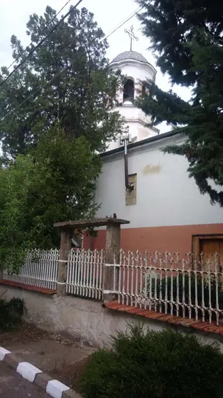 Храм "Свети Архангел Михаил" - Крън