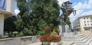 Пластична композиция средновековен български воин - Ловеч