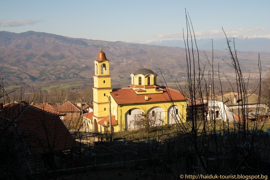 Църква "Свети Димитър" - Коларово
