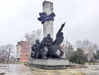 Паметник на загиналите в отечествената война - Долна Оряховица