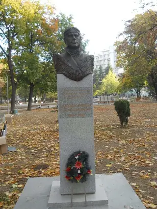 Паметник на летеца-герой Богдан Илиев - Монтана