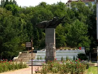 Паметникът на Македоно-одринското опълчение - Благоевград