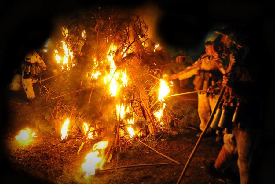 Кукерси празник "Сурва" - с.Селищен Дол