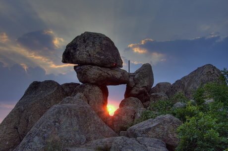 Скално образувание "Мегалита" - Бузовград