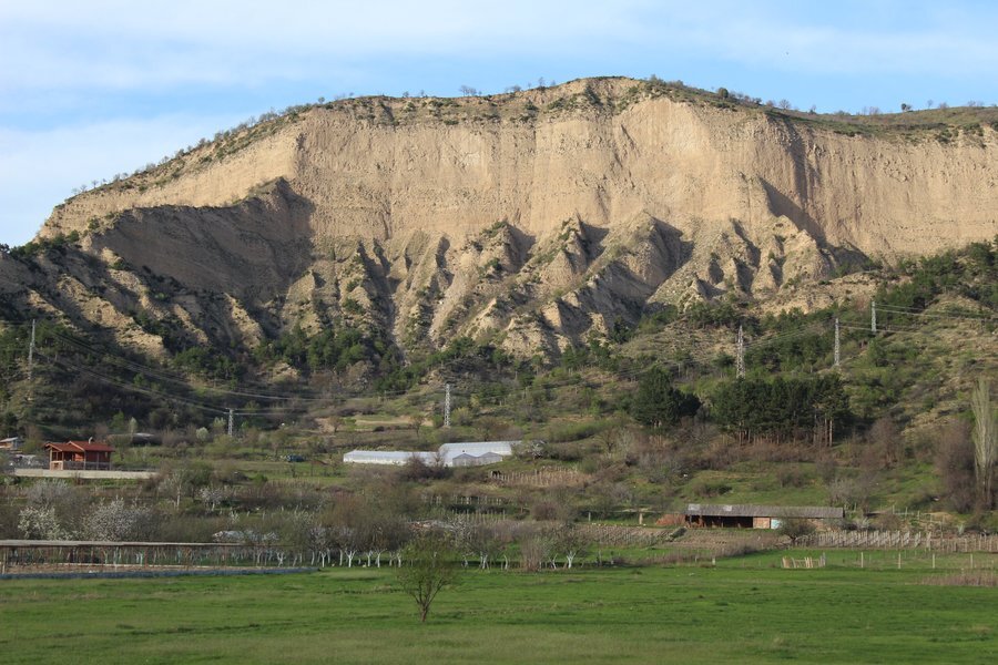 Кресненски земни пирамиди – Мело