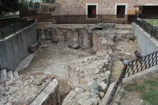 Експонирани останки на турска баня (хамам) - София