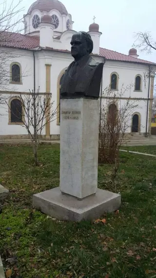 Паметник на Димитър Полянов - Карнобат