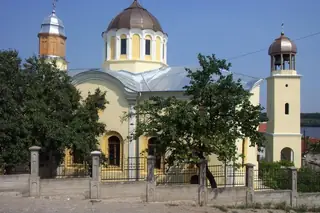 Катедрален храм "Свети Николай" - Тутракан