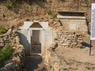 Гробничен комплекс - Ивански