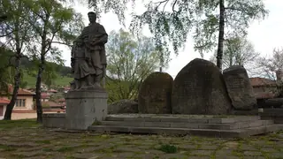 Мемориален комплес "Братска могила" - Копривщица