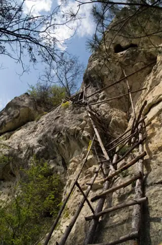 Костадинов скален манастир - Oсмар