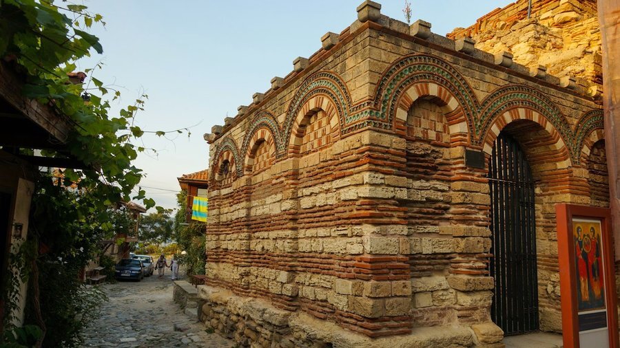 Църква "Св. Арг. Михаил и Гавраил" - Несебър