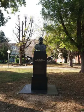 Бюст-паметник на Николай Николаевич - Плевен