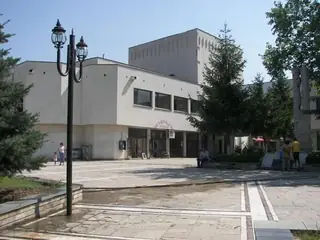 Картинна галерия в читалище "Нов живот" - Момчилград