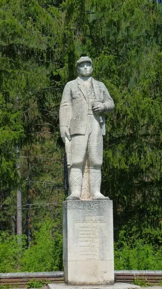 Партизански паметник - Бакьово