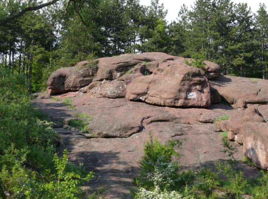 Скално образувание - Нови Искър