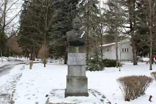 Бюст-паметник на Митко Соколов - Перник