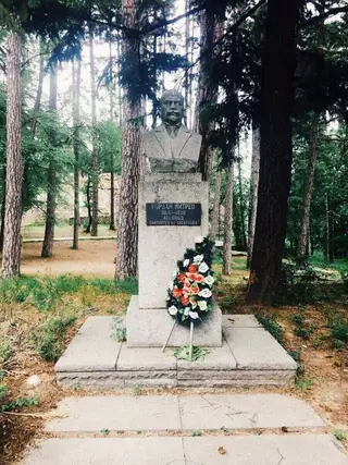 Паметник на Йордан Митрев - Кюстендил