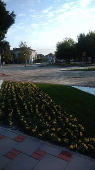 Площад "Васил Левски" - Камено