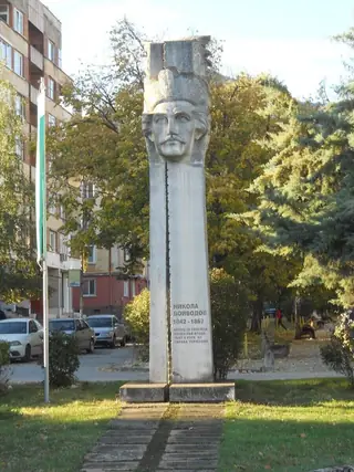 Паметник на Никола Войводов - Враца