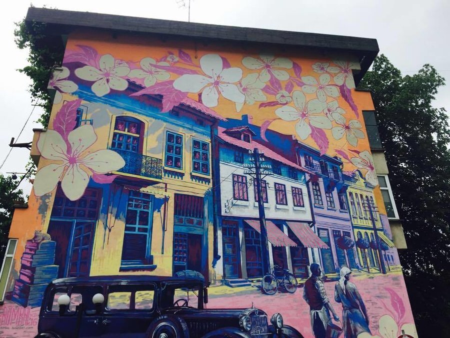 Графит на фасада - Троян