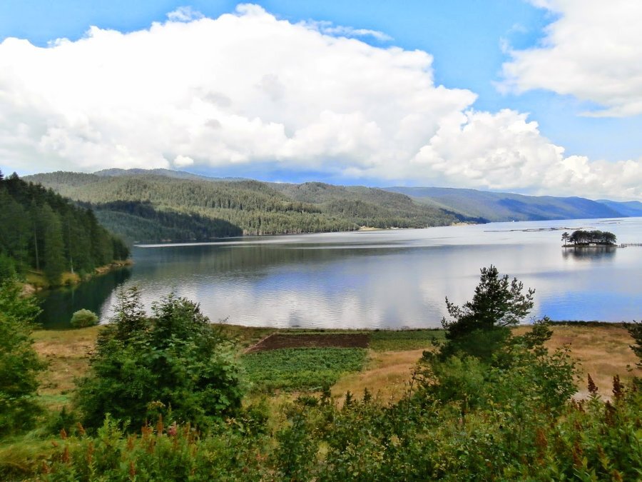 Крайбрежна алея "Чинлии – яз. Доспат"