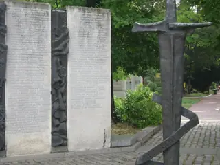 Паметник на загиналите във войните шуменци - Шумен