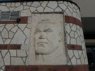 Паметна плоча на Дан Колов - Севлиево