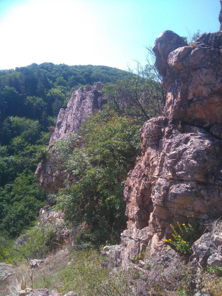 Тракийско светилище "Гарван камък"