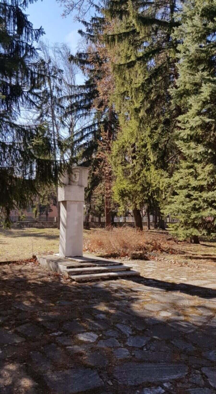 Паметник на Стойо Калпазанов - Велинград