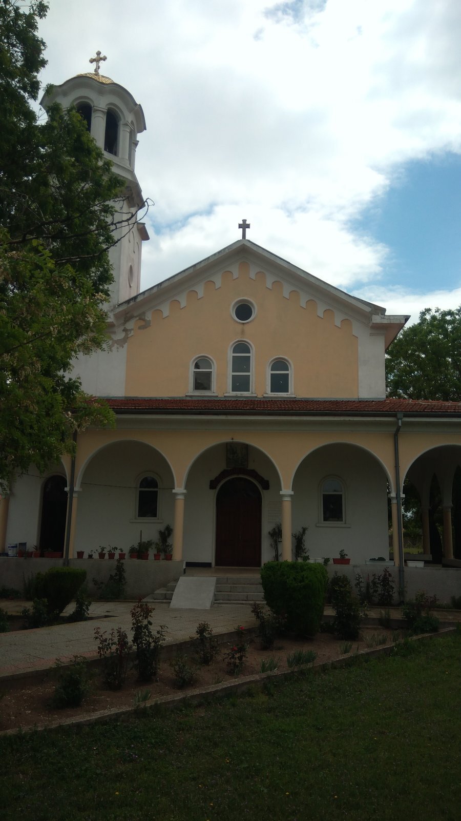 Църква "Св. Вмчк. Георги" - с. Белозем