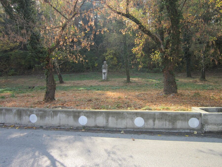 Бюст-паметник на Крум Велков - Белово