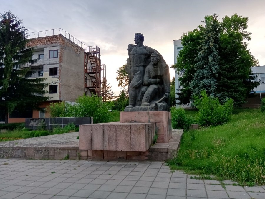 Партизански мемориал - Кула