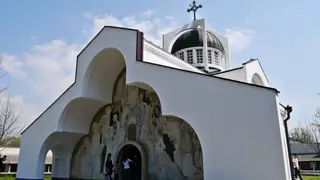 Храм-паметник "Св. Петка Българска" - Рупите