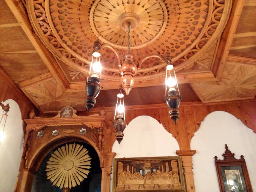 Къщата с дърворезбите - Малък поровец