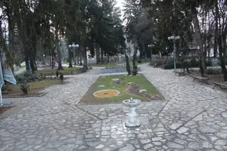 Градска градина на площад "Преображение" - Разлог