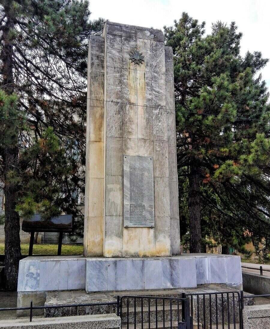 Паметник на загиналите за Родината - с. Сушица