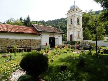 Църква "Света Петка" - Брезник