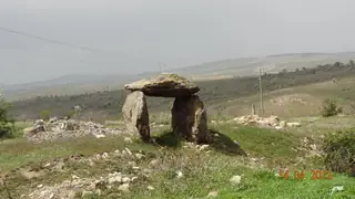 Долмен - Изворово