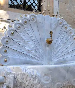 Мраморна чешма в храм "Св. Димитър" - Пловдив