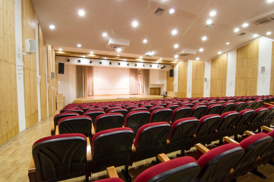 Зала "АУЛА" ИУ Варна