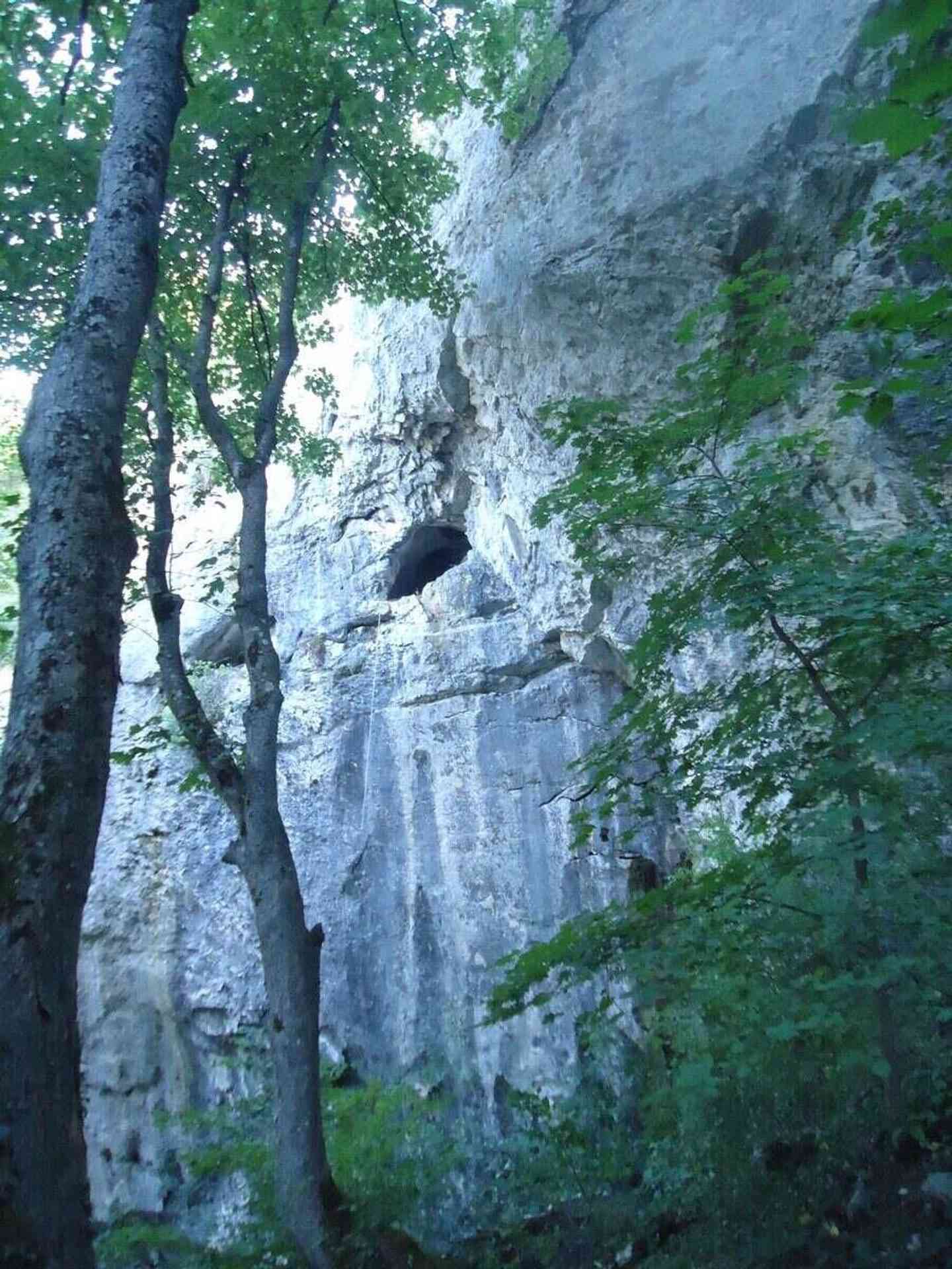Екопътека до Водопад "Скока" - с.Веселиново