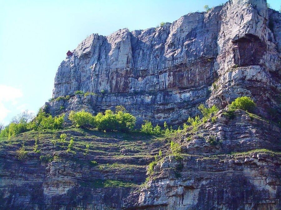 Алпийски заслон "Орлово гнездо" - Гара Лакатник