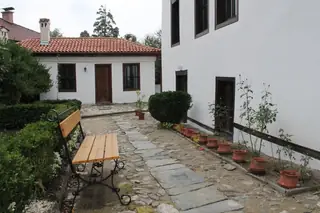 Къща "Белия двор" - Карлово