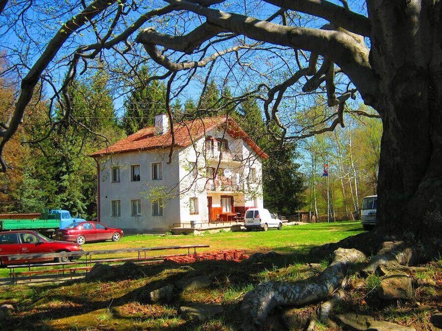 Хижа "Тръстеная"