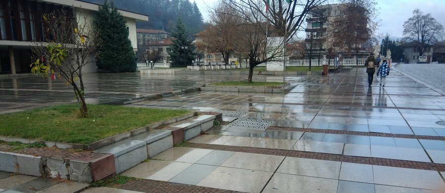 Площад "Пенчо Славейков" - Трявна