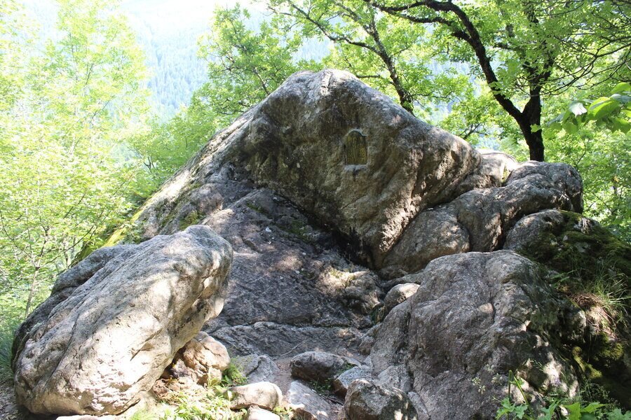 Молитвена скала на св. Йоан Рилски - Рилски манастир