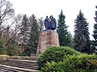 Паметник на загиналите партизани - Севлиево