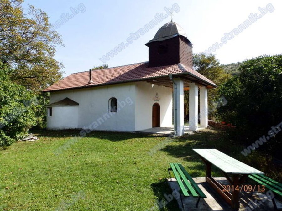 Храм "Света Петка" - Бърложница